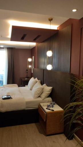 Goldcrest Mall & Residency Three-Bed Suite